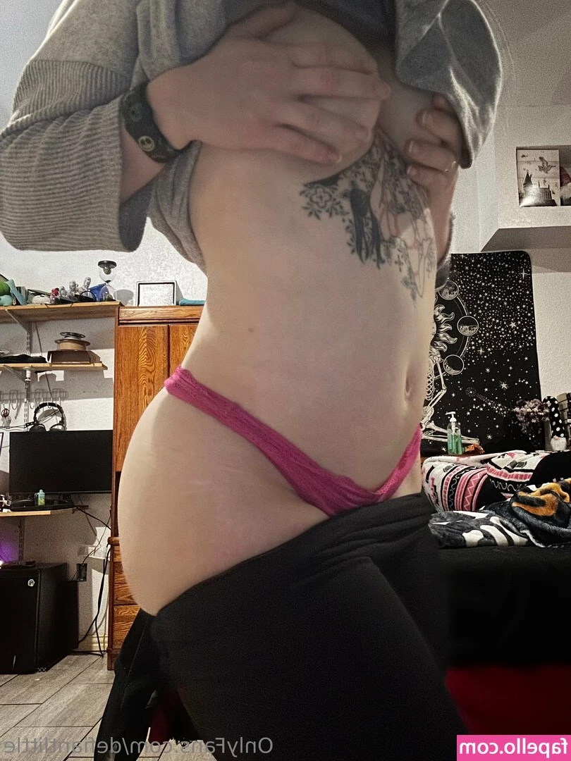 defiantlittle - Sometimes I like to masturbate, while Chris is setting up the cameras