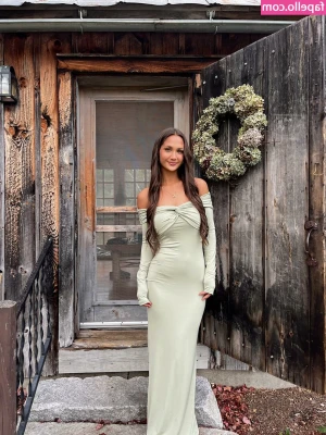 Stephanie Zustovich [ stephanie-zustovich ] - ขอขย่มควยหน่อย🤤