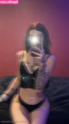 urfavbea - Look at that drop of BBC cum on my feet