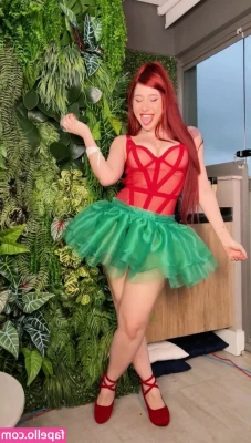 Diana Zambrozuski [ diana-zambrozuski ] - No I don t think the sun shines out of my ass  but it almost does