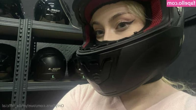 ovelymila_official [ ovelymila-official ] - Hi Honey   Here are my pretty feet while I work  if you want more
