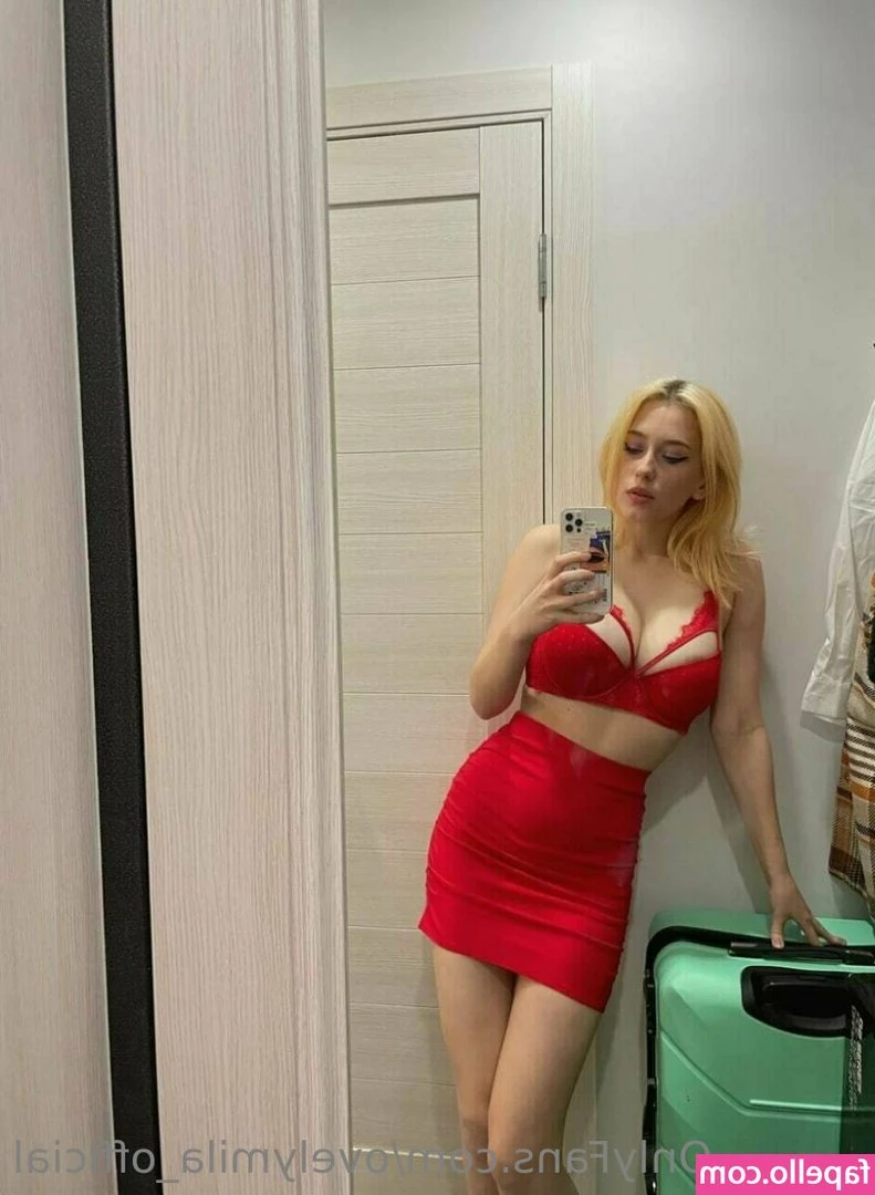 ovelymila_official [ ovelymila-official ] - this made me so horny  who wants a turn at it  x