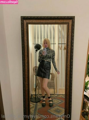 ovelymila_official [ ovelymila-official ] - Wanna stretch my pussy with your cock? 💕