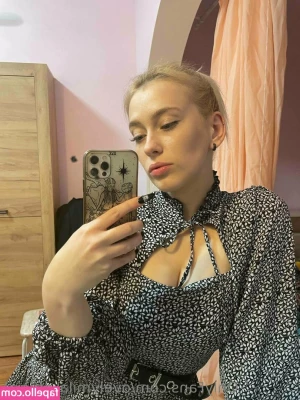 ovelymila_official [ ovelymila-official ] - Kiss it x