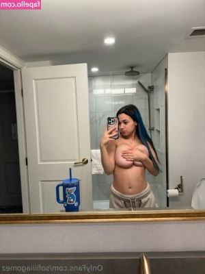 $0fi4 G0m3Z [ 0fi4-g0m3z-1 ] - the horniest babe     I love to put hard cocks    I love to