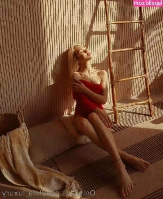 lola_luxury [ lola-luxury ] - You came to late this time  but you can clean me up  faggot