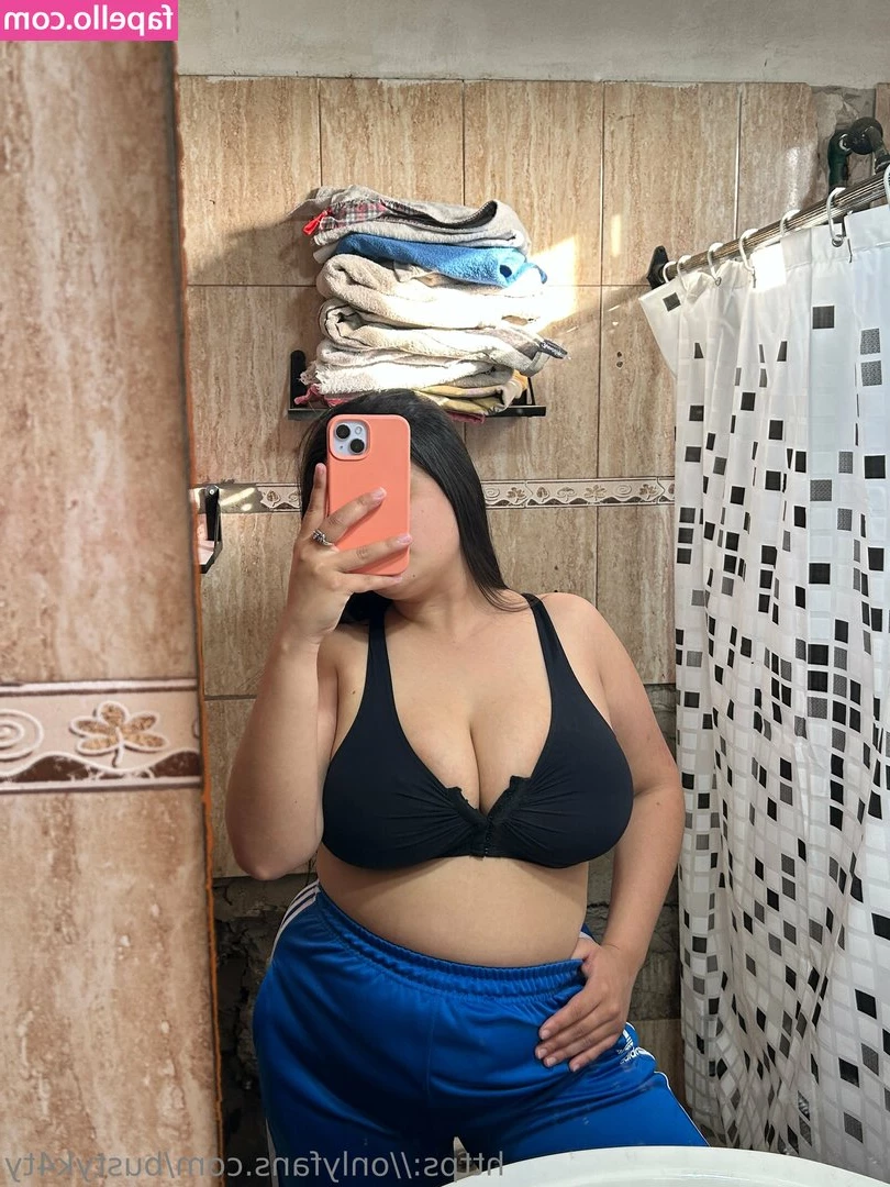 bustyk4ty - Mirror self is turning me on