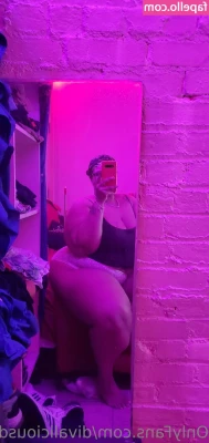 divaliciousdumpling - I want to sit on your face and take your breath away