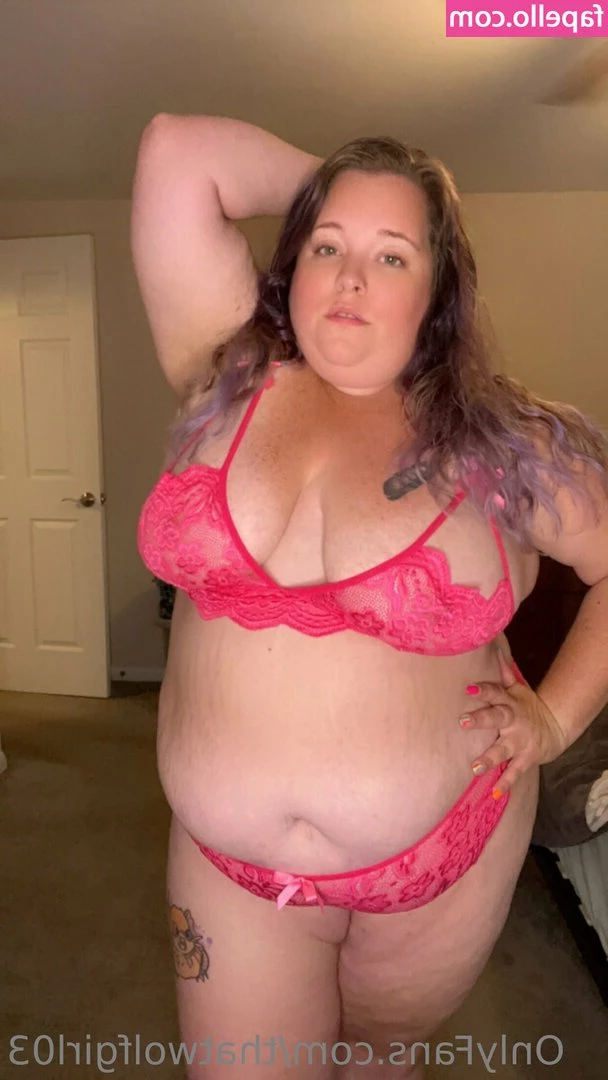 thatwolfgirl03 - You wana see me strip? Take a look at your dms for the best deals