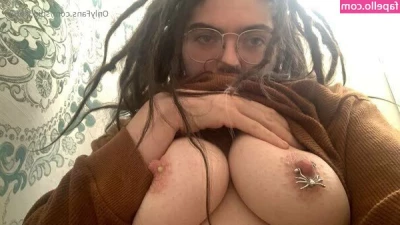 spid3r666 - Message me now babies for daily nude streaks FREE for all of my subies