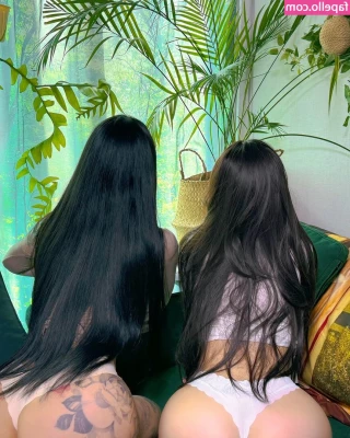 171jun1999 - Fotitos del set Sexy School Girl 🦊  Desbloquea este post para ver