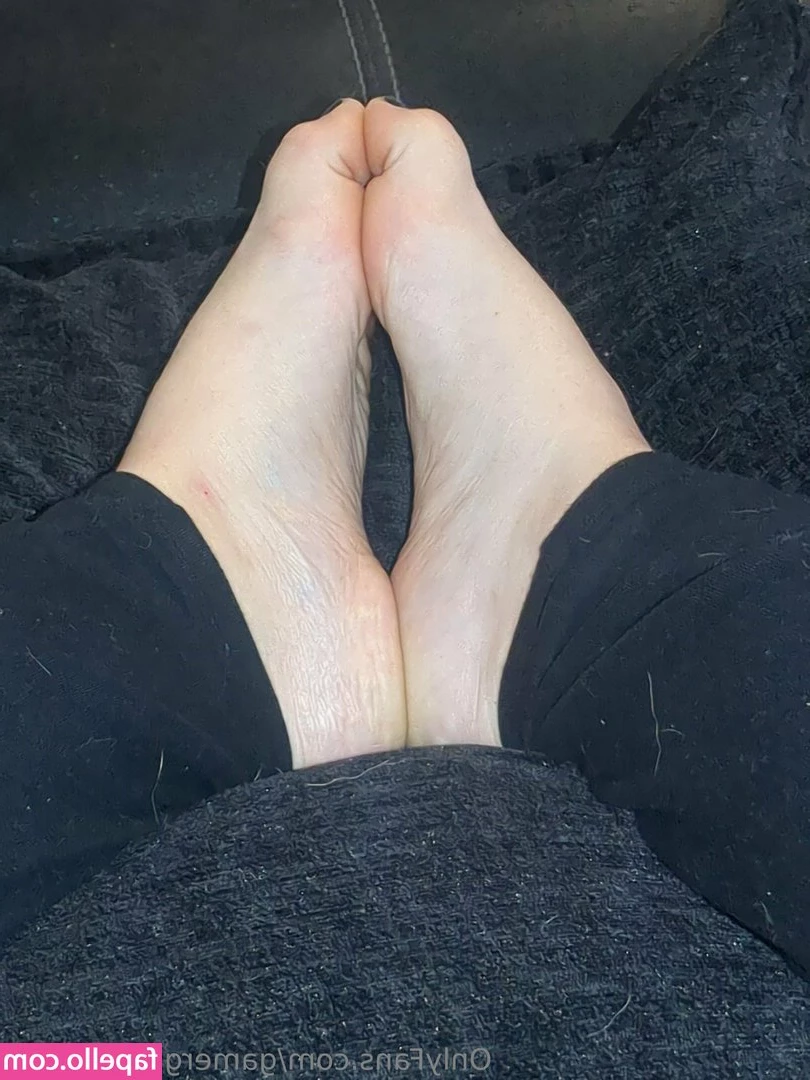 gamergirlfeet7890 - Hey everyone I m sorry for how long it s been but I just filmed a