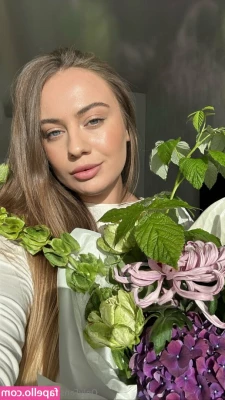 tasha.xx [ tasha-xx ] - What would you do with these big tits?