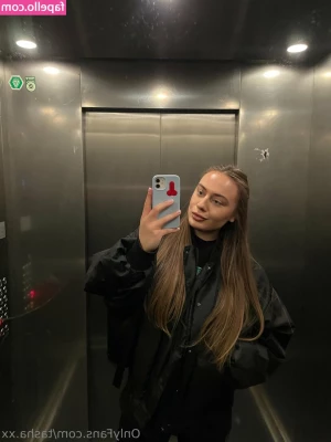 tasha.xx [ tasha-xx ] - Feeling really horny this morning