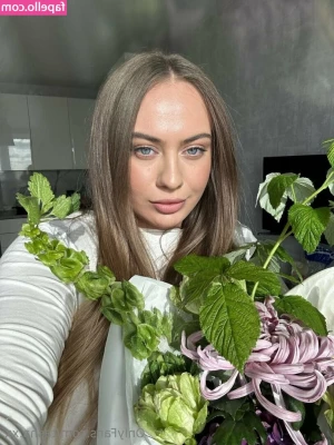 tasha.xx [ tasha-xx ] - Cum join me for a soak