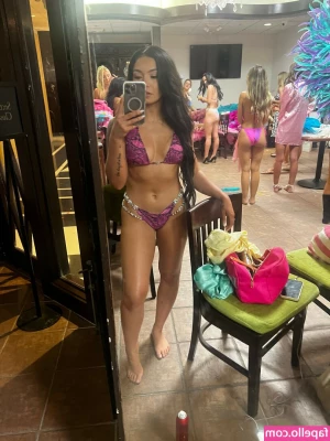 Skye Dolecki [ skye-dolecki ] - i know i look good in green  but i look better undressed part 1