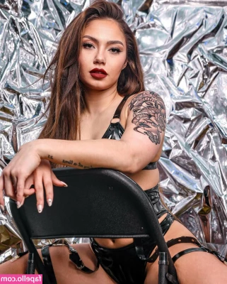 Skye Dolecki [ skye-dolecki ] - A  B  C  D  E  F  G  want to do a topless dab with me