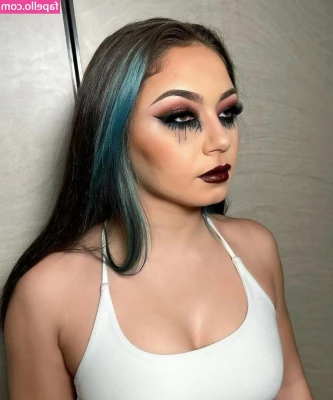 Skye Dolecki [ skye-dolecki ] - idk i think im p hot  wdy think