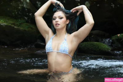 Skye Dolecki [ skye-dolecki ] - I'm kinda digging skipping the bra. DM me if you wanna see the girls