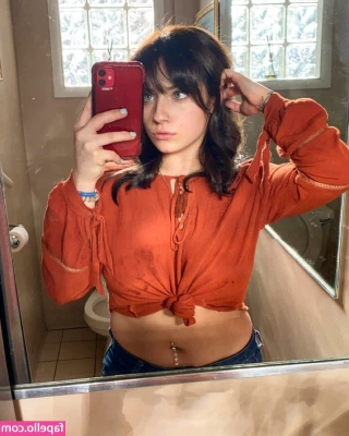 Ali Cortese [ ali-cortese ] - My first show  38 min video  I smeared my whole body with oil   and