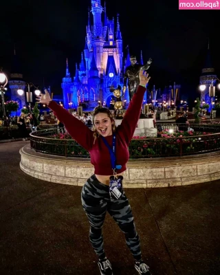 Ali Cortese [ ali-cortese ] - Live show starting soon! 💦