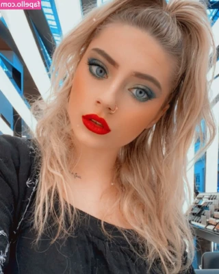 Ali Cortese [ ali-cortese ] - I want to show you how tight my pussy is babe 😈😈🤤💦