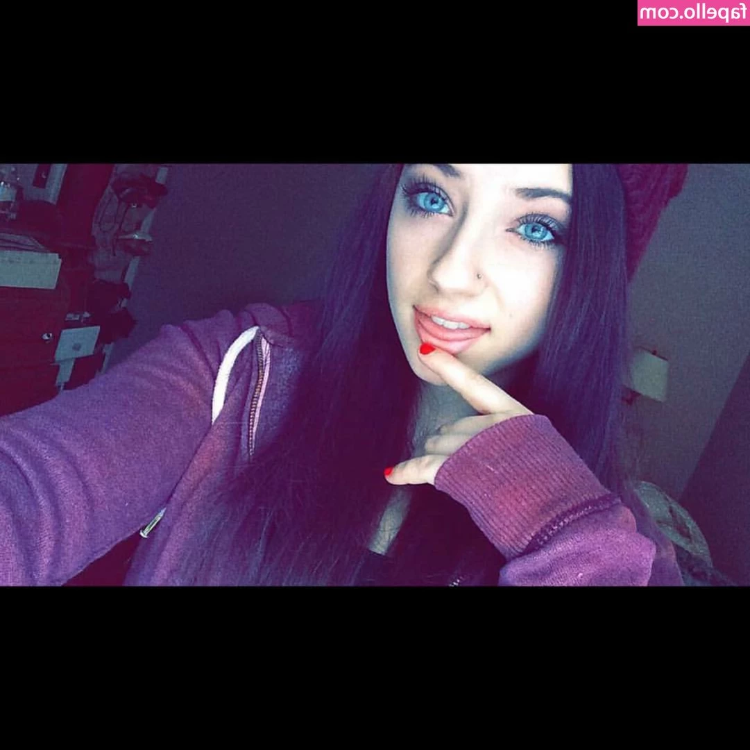 Ali Cortese [ ali-cortese ] - Showing off those arches 😉 I’m available for calls & customs