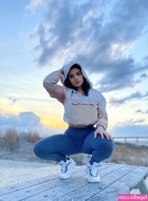 Ali Cortese [ ali-cortese ] - Stream started at 01/20/2021 08:15 pm  LIVE BTS