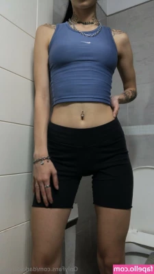 Darkscorpiio - Come shower with me  I smell amazing