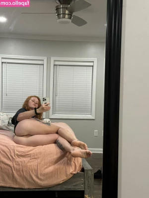 Scarlett Mariee [ scarlett-mariee ] - The titties just wanted to be free for this shoot