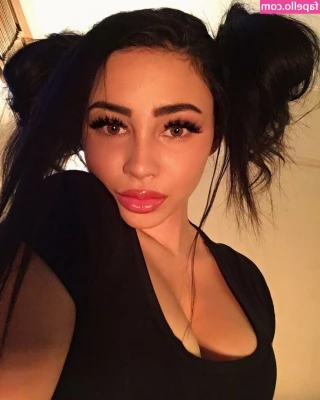 sophie_sierra [ sophie-sierra ] - Playing with my asshole using anal beads and butt plug