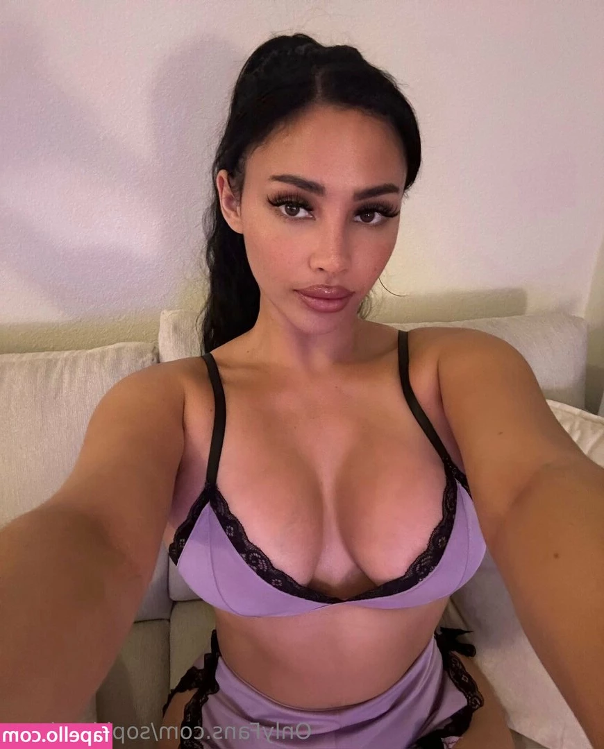 sophie_sierra [ sophie-sierra ] - Best Sex Game to spice things up   www mybedroomguide com    sexgames