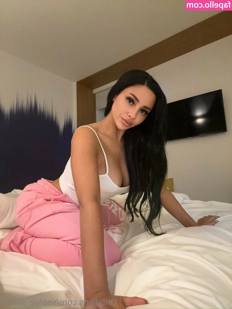 sophie_sierra [ sophie-sierra ] - Good morning Loves   Last full day in Hawaii