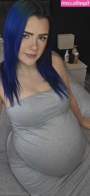 chantelleh23 [ chantelleh23-3 ] - Dominating this good boy