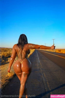 nikiareneefree - This one’s for my foot lovers 😈