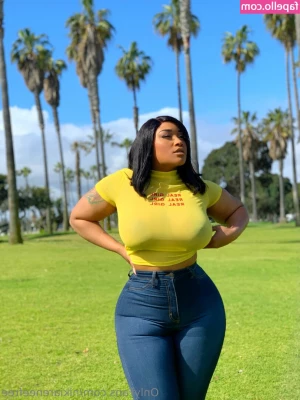 nikiareneefree - Hi! December is a special month to me. I know you don't like reading