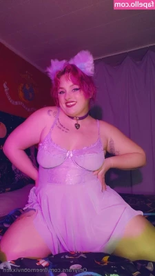 freemoonvixxen - I love wearing black. What color do you like on me best?