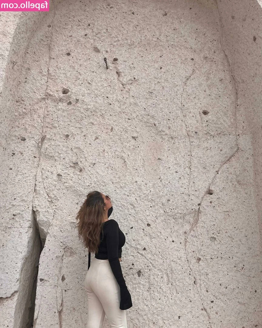 Xiomara Vasquez [ xiomara-vasquez ] - Just making myself a snack