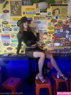 freealiyah - I bet you thought I was going to show you my butt 😏