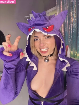 sophiaburnsfree - This wild kitty is ready to get naughty with you  Make my pussy