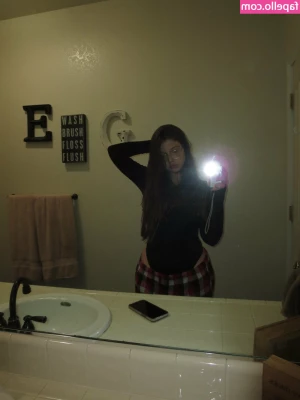 onlyylucy - I need you to squeeze my nipples