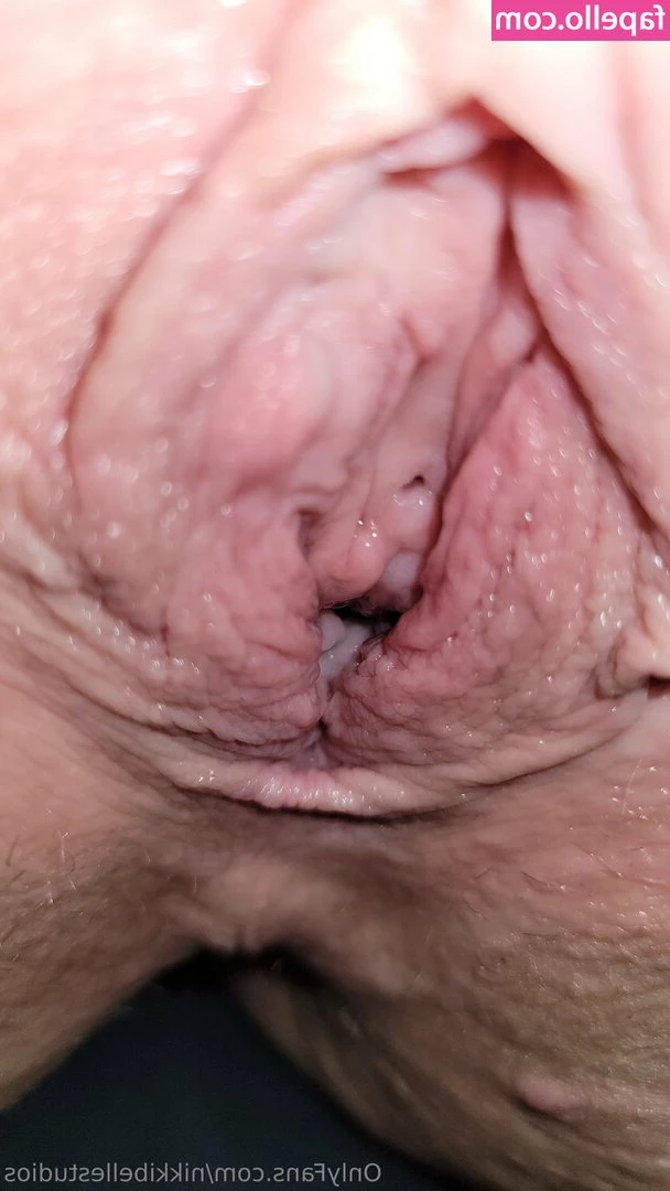 nikkibellestudios - Wish you were behind this ass daddy