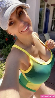 Catalina Cruz [ catalina-cruz ] - Happy Australia Day my fans ❤️