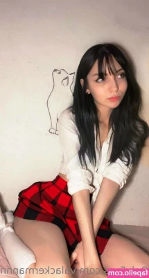 Valerya Salinas [ valerya-salinas ] - Just a playful pic dump