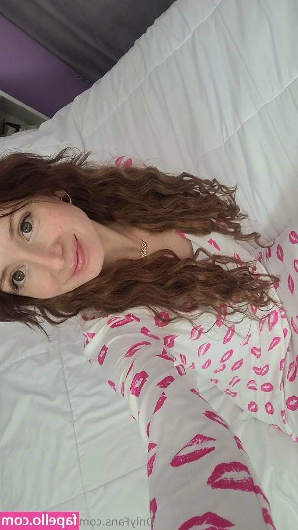 NataliesSocks - hmmm I m such a naughty babe