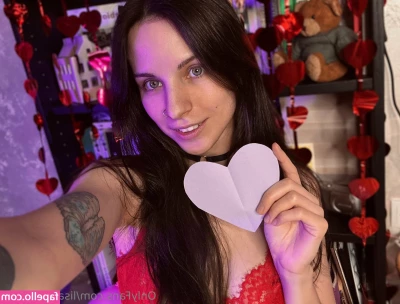 lisajoyce_free [ lisajoyce-free ] - I’m here to have fun! I take personal requests for photos, and