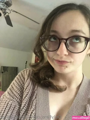 sophieellie_of [ sophieellie-of ] - Another gift from a good sub