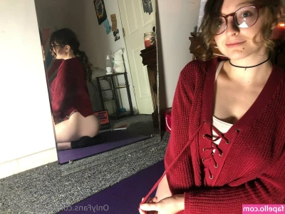 sophieellie_of [ sophieellie-of ] - Hat meine Freundin aufgenommen  was sagst du