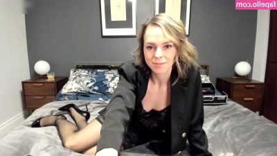 Serenity Cox [ serenity-cox ] - Beautiful redhead  red_lina has incredibly long body   ask her and