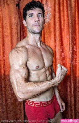 workoutwithkevinfree - How do you like my ass in the reflection